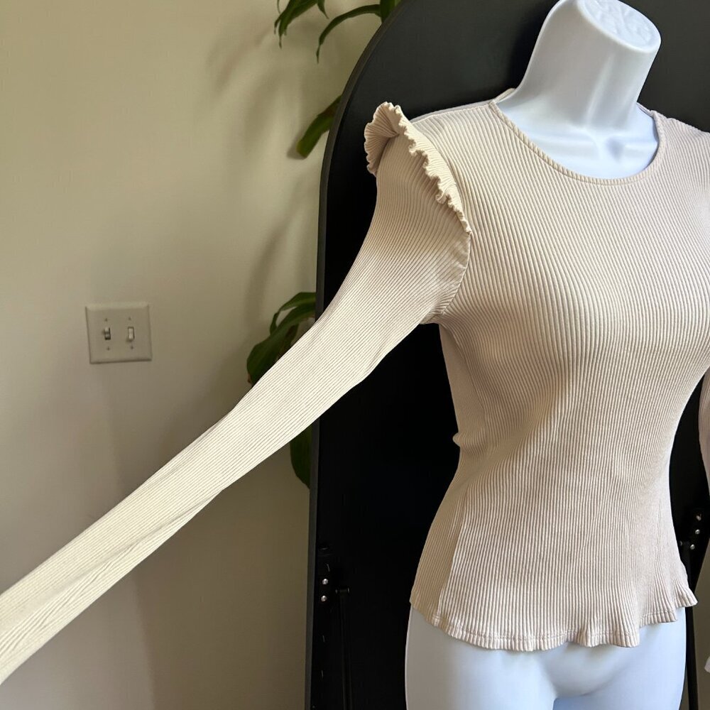✨3 for $18✨ ZARA Basic Fitted Ribbed Flutter Shoulder Long-sleeve Top Size Large